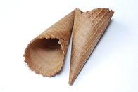Production relative de crème glacée de l'angle 23°, cornet de crème glacée de chocolat de forme conique