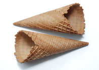 La crème glacée de la CE a rapporté les cônes Shpe conique de gaufre plongés par chocolat de production