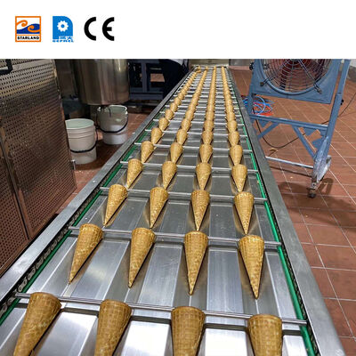 Conveyeur de refroidissement industriel automatique pour la production et la transformation