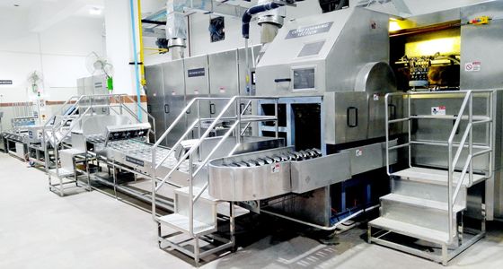 Machine commerciale complètement automatique de fabricant de cône de gaufre de crème glacée de 71 plats de cuisson (9m longs)